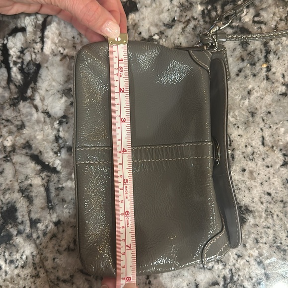 Coach mini clutch with wrist strap - Picture 5 of 7